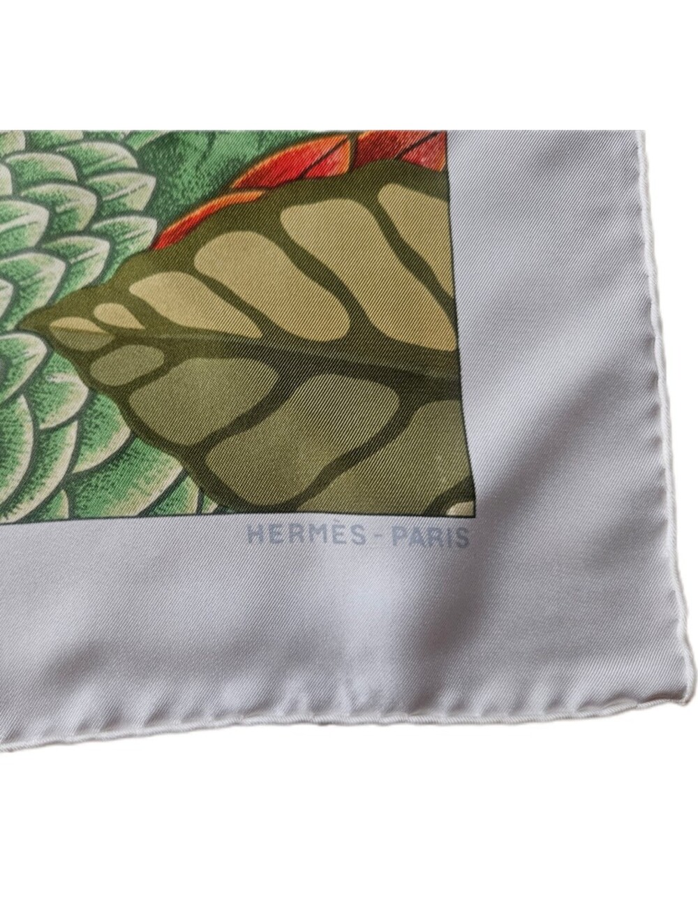 Vintage Hermès Les Perroquets silk scarf - Picture 2 of 4